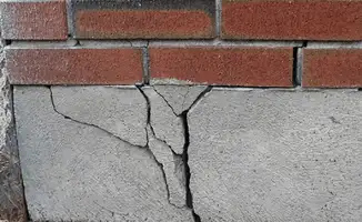 Concrete foundation with serious structural damage in New Orleans, LA